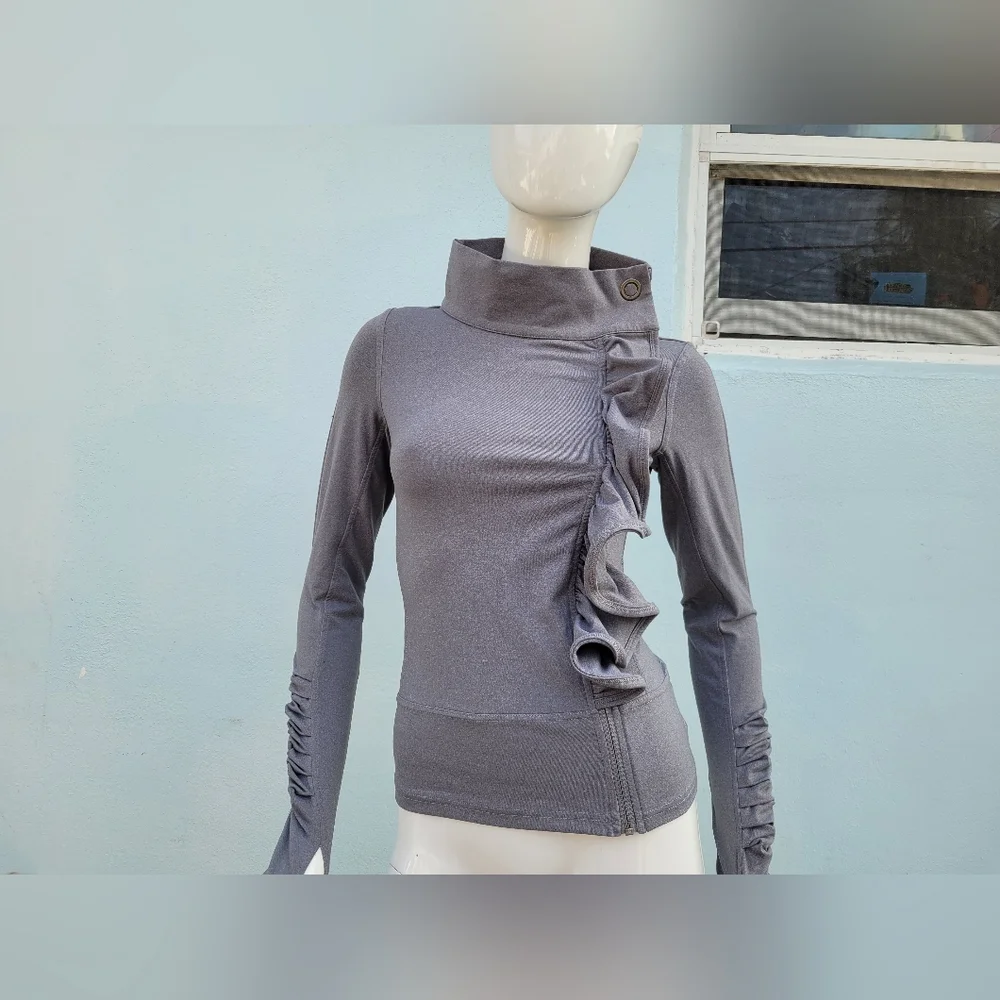 KARMA YOGA RUFFLED ATHLETIC ZIP JACKET GRAY